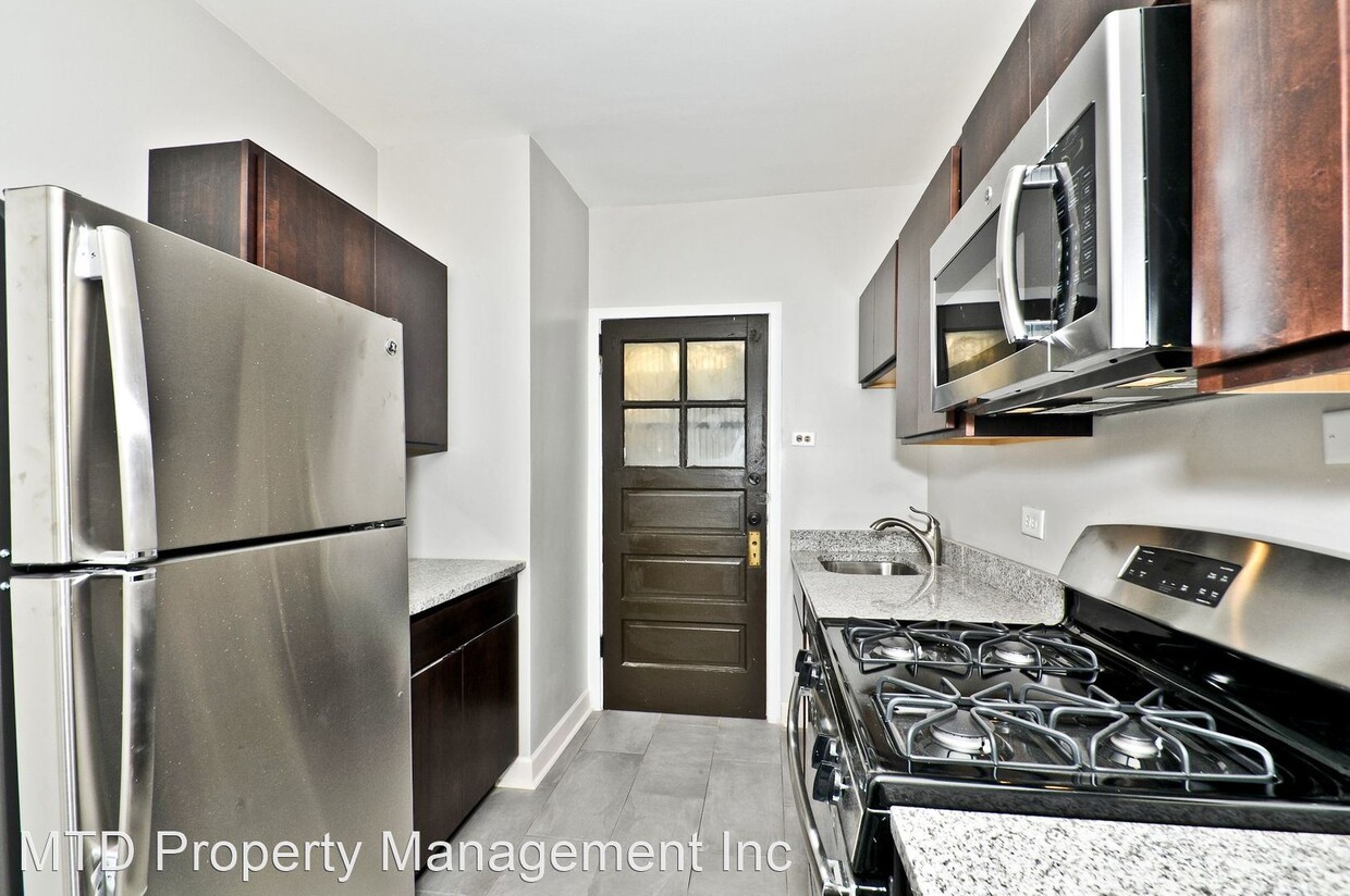 Primary Photo - 3856 W Diversey Ave