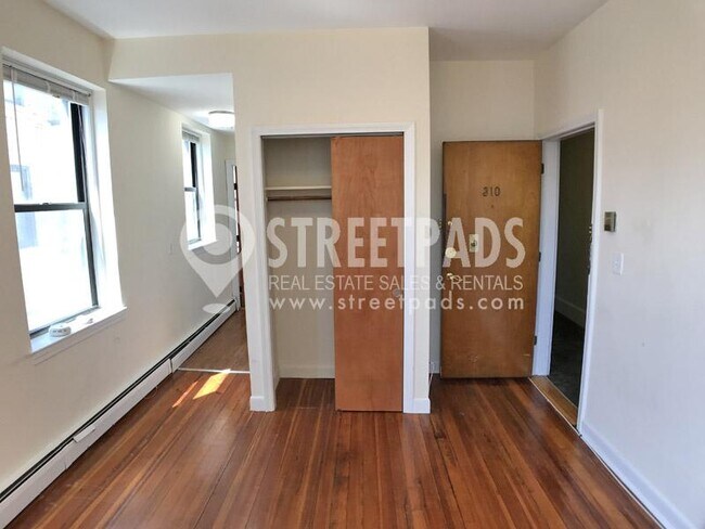 Building Photo - 1 bedroom in Boston MA 02134