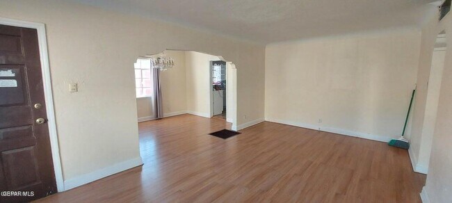 Building Photo - 1331 Cincinnati Ave