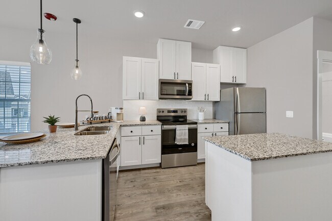Cocina - Heritage Court Luxury Townhomes