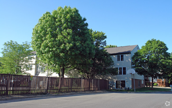 Building Photo - The University Townhouses