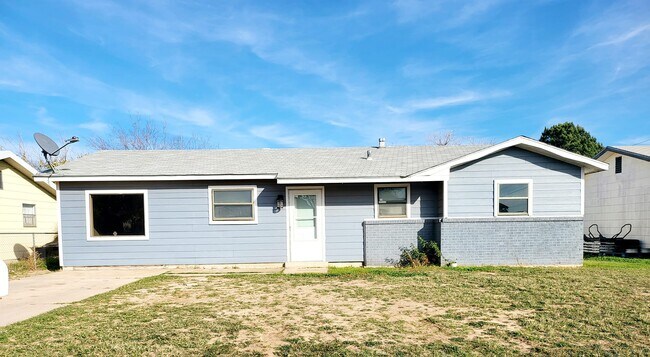 Building Photo - 3702 Caroline St