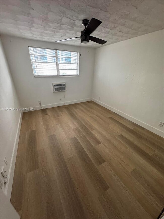 Foto del edificio - 505 NE 30th St