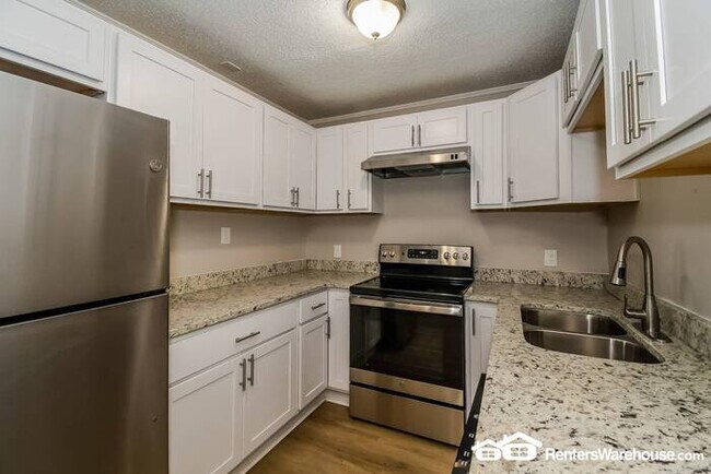 Beautifully Remodeled 3 bedroom home. Avai... - 4