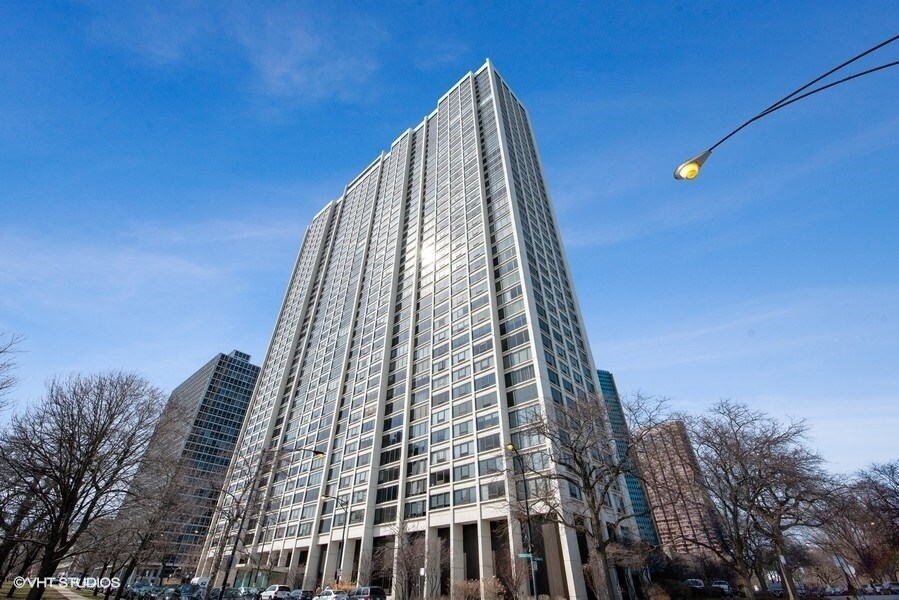 Primary Photo - 2800 N Lake Shore Dr