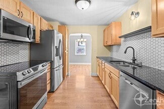 Building Photo - 427 I St