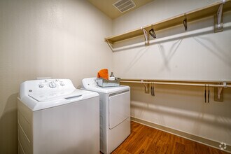 1BR, 1BA - 664SF - Espria
