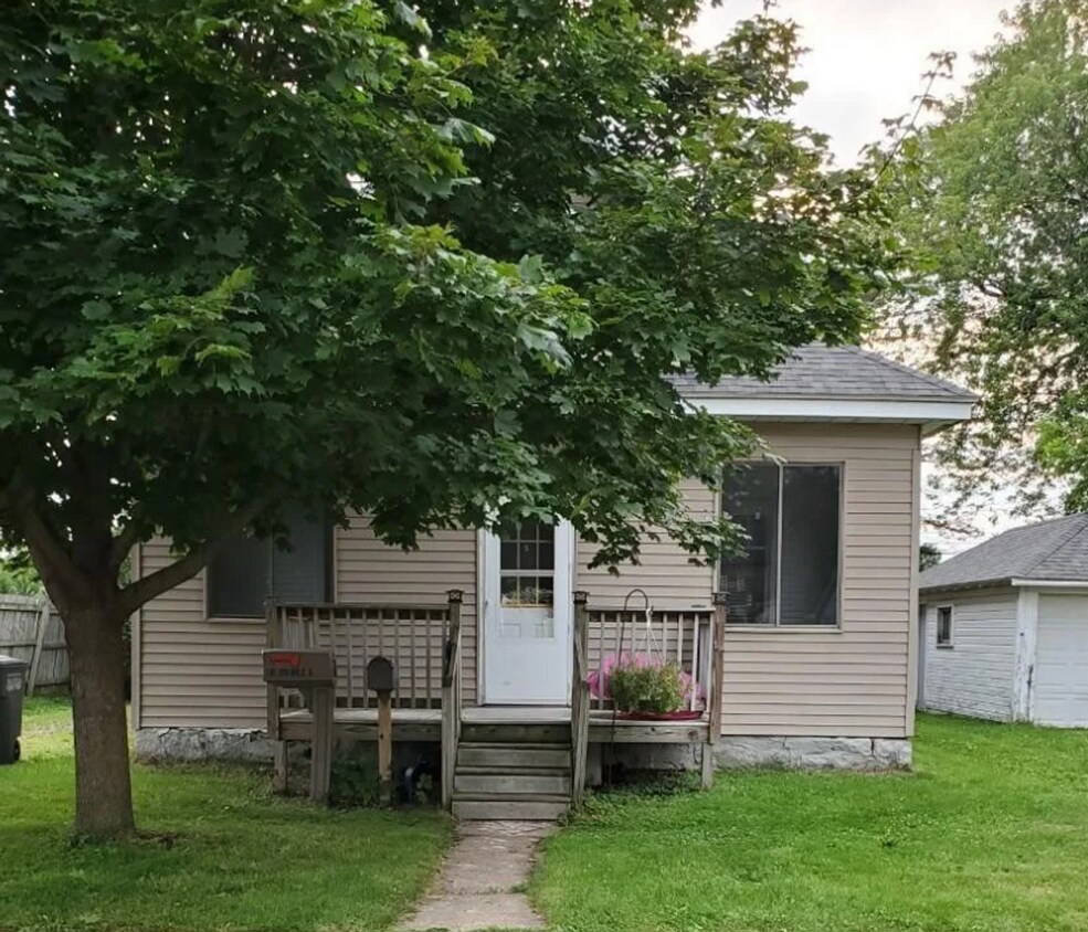 160 15th Ave S Unit A, Wisconsin Rapids, WI 54495 Room for Rent in