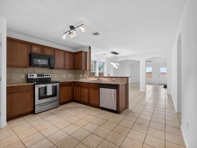 Building Photo - 802 Platinum Dr