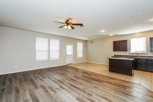 Building Photo - 368 Magma Dr