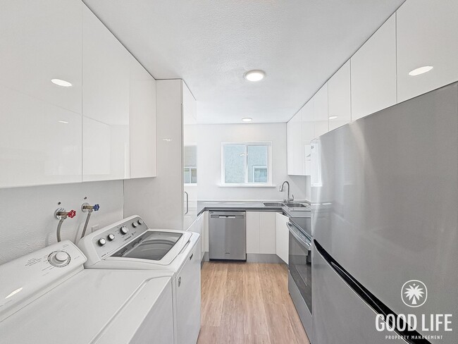 Building Photo - Bright, Newly Renovated 2BR in Peaceful UTC Community