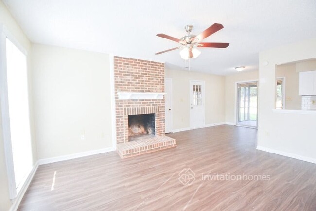 Foto del edificio - 4125 Garden Grove Ln