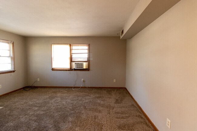 Foto del edificio - 2800 Fairhaven Dr