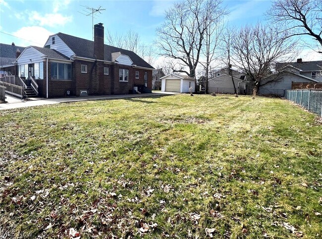 Foto del edificio - 982 Dan St