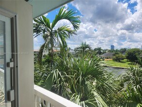 Building Photo - 455 Golden Isles Dr