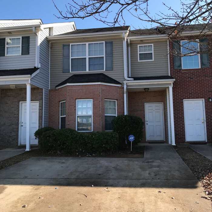 Clean Townhome in Pool Community Townhouse for Rent in McDonough, GA