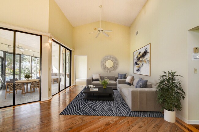 Building Photo - 8081 Cassia Dr