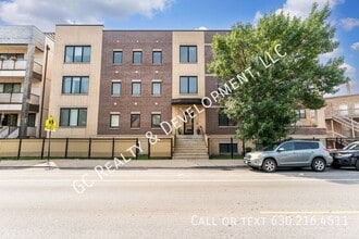 Building Photo - 2317 W Armitage Ave
