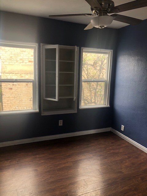Building Photo - 2587 Sale Pl