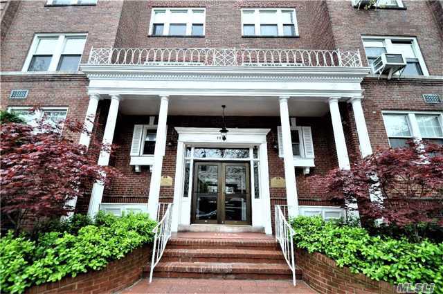 Primary Photo - 111-14 76th Ave