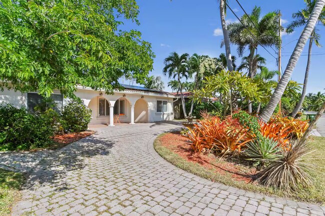 Foto del edificio - 2101 NE 25th St