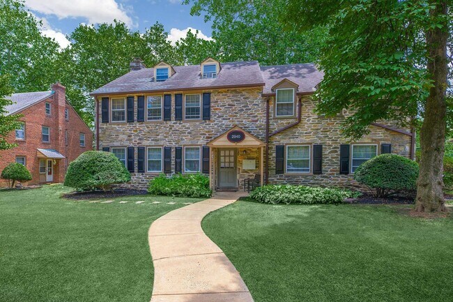 Foto del edificio - 2825 W Queen Ln