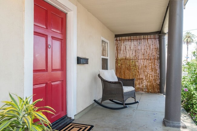 Building Photo - 1809 W 37th Pl