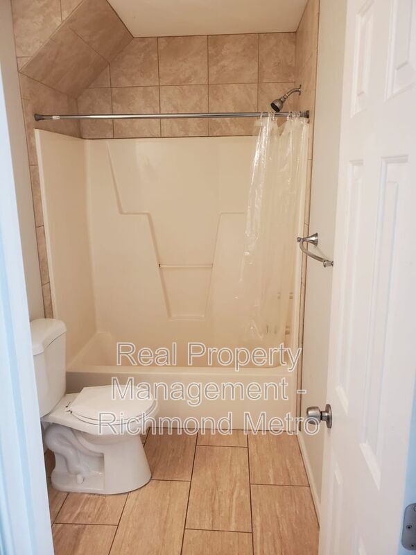 Building Photo - 8105 Tillers Ridge Terrace