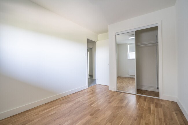 Photo du bâtiment - 230 Oak St