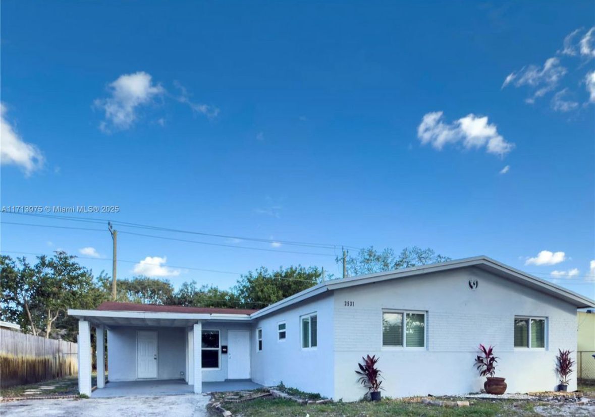 Primary Photo - 3531 N 66th Ave