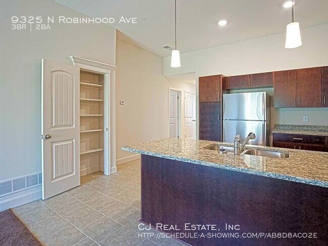 Building Photo - 9325 N Robinhood Ave