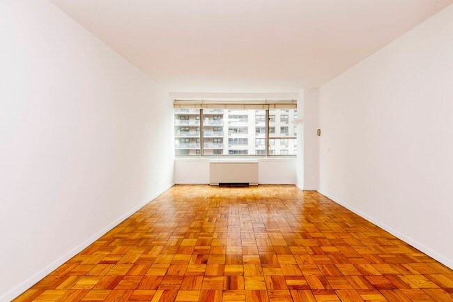 Foto del edificio - 315 W 70th St