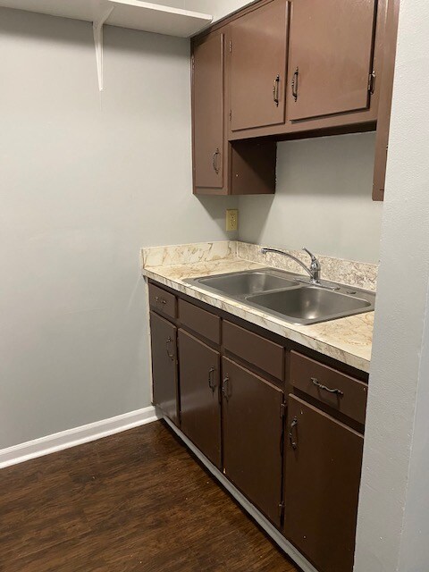 Foto del edificio - 225 Landings Dr