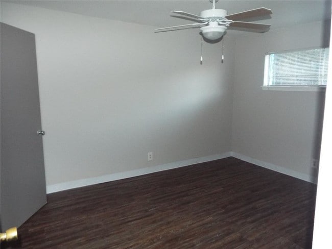 Building Photo - 838 Oak St