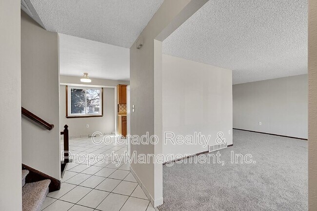 Foto del edificio - 3530 W 107th Ave
