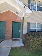 Building Photo - 2403 Hartsfield Rd