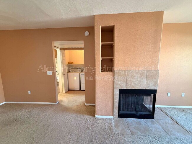 Foto del edificio - 1295 N Ash St