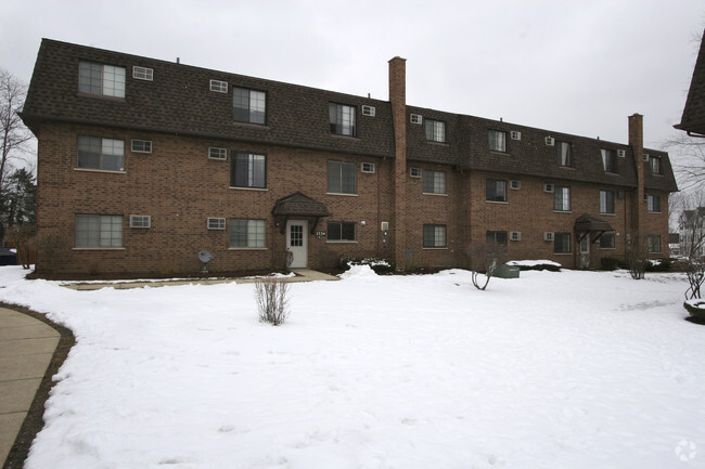 Building Photo - Century Point Apartments