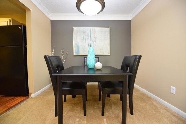 Building Photo - Miller Crest