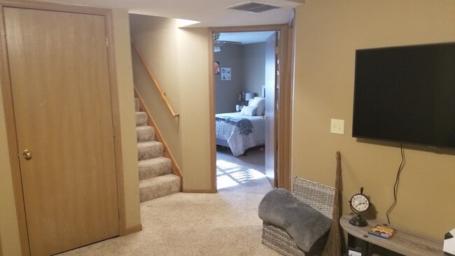 Basement Living Rm - 905 Ratone St