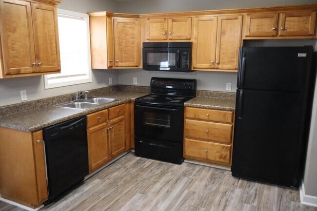 Foto del edificio - 125 Bon Aire Ave