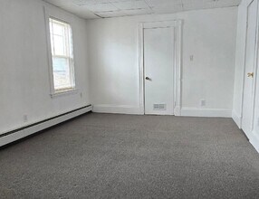 Building Photo - 52 Newhall St
