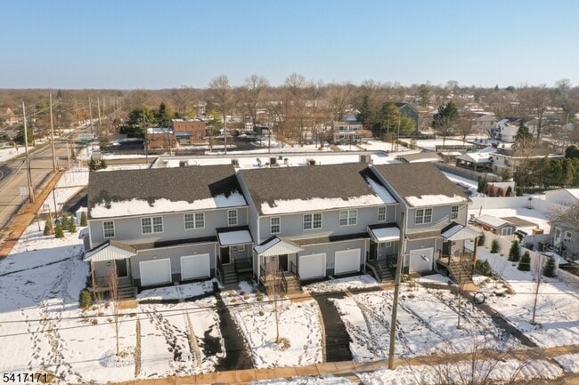 Building Photo - 152 N Auten Ave