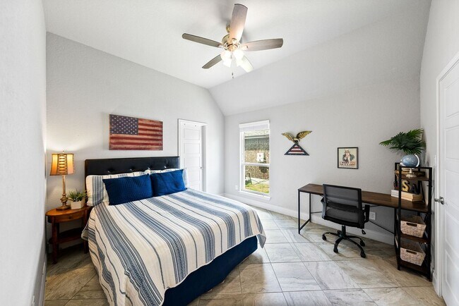 Building Photo - Luxury Living in Your New Perry Home