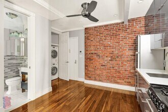 Building Photo - 1590 Lexington Ave