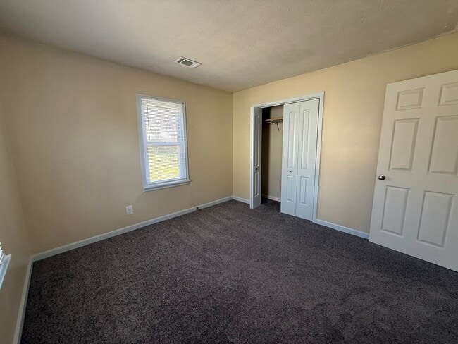 Building Photo - 2036 Margybeth Ave