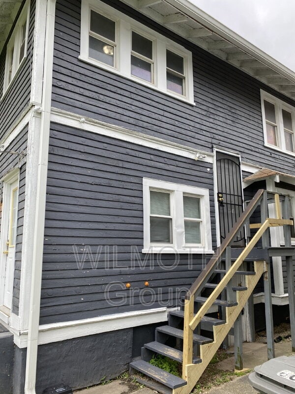 Building Photo - 6052 E Washington St