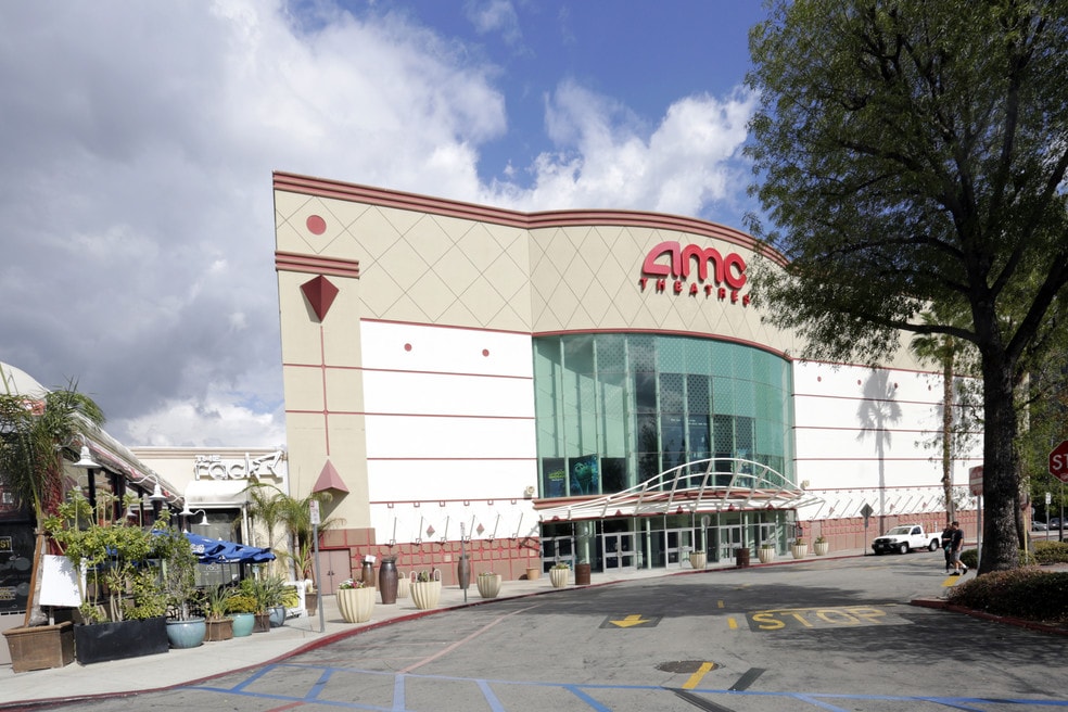 Is Warner Center a Good Place To Live in Woodland Hills? Neighborhood