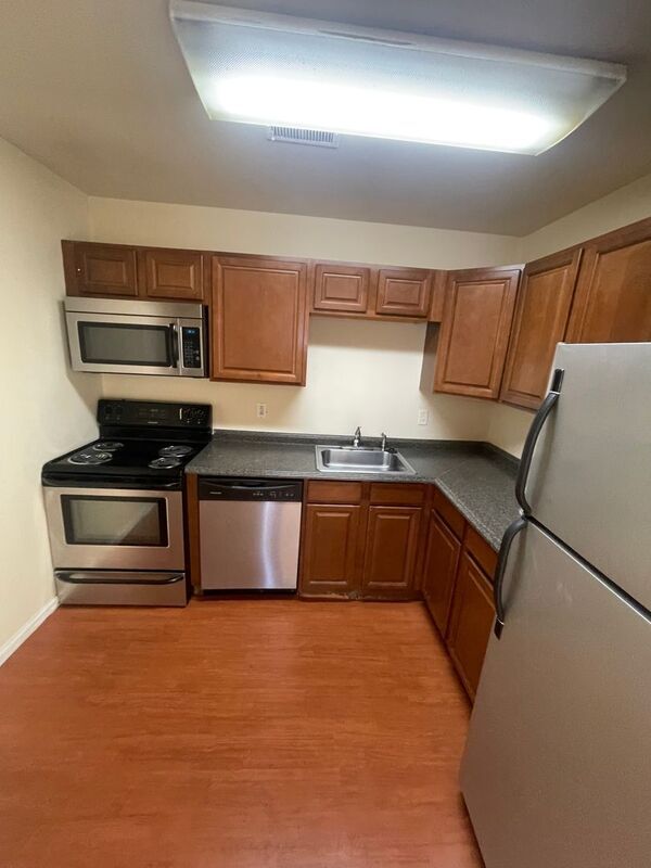 Building Photo - 309 Leatherhead Ct