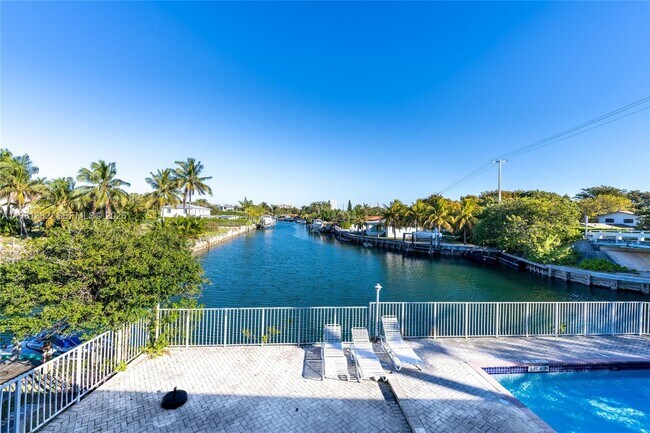 Foto del edificio - 2225 NE 123rd St